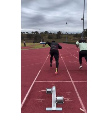 Assessment of a sprint start using rotation