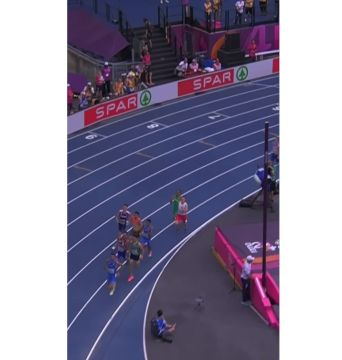 Technique of running , cruise to pick up the pace